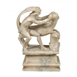 Escultura en alabastro tallado - Hércules y el Toro de Creta. Roma, Siglo XVII.